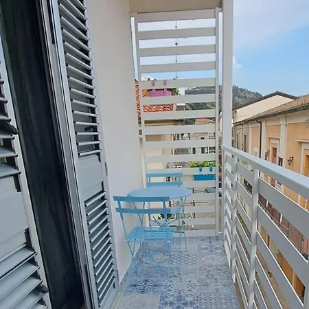 Vacanze Angolo Sul Mare דירה ניקוטרה