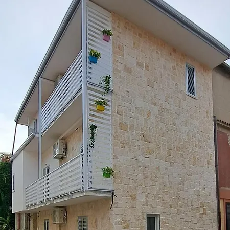 Vacanze Angolo Sul Mare דירה ניקוטרה